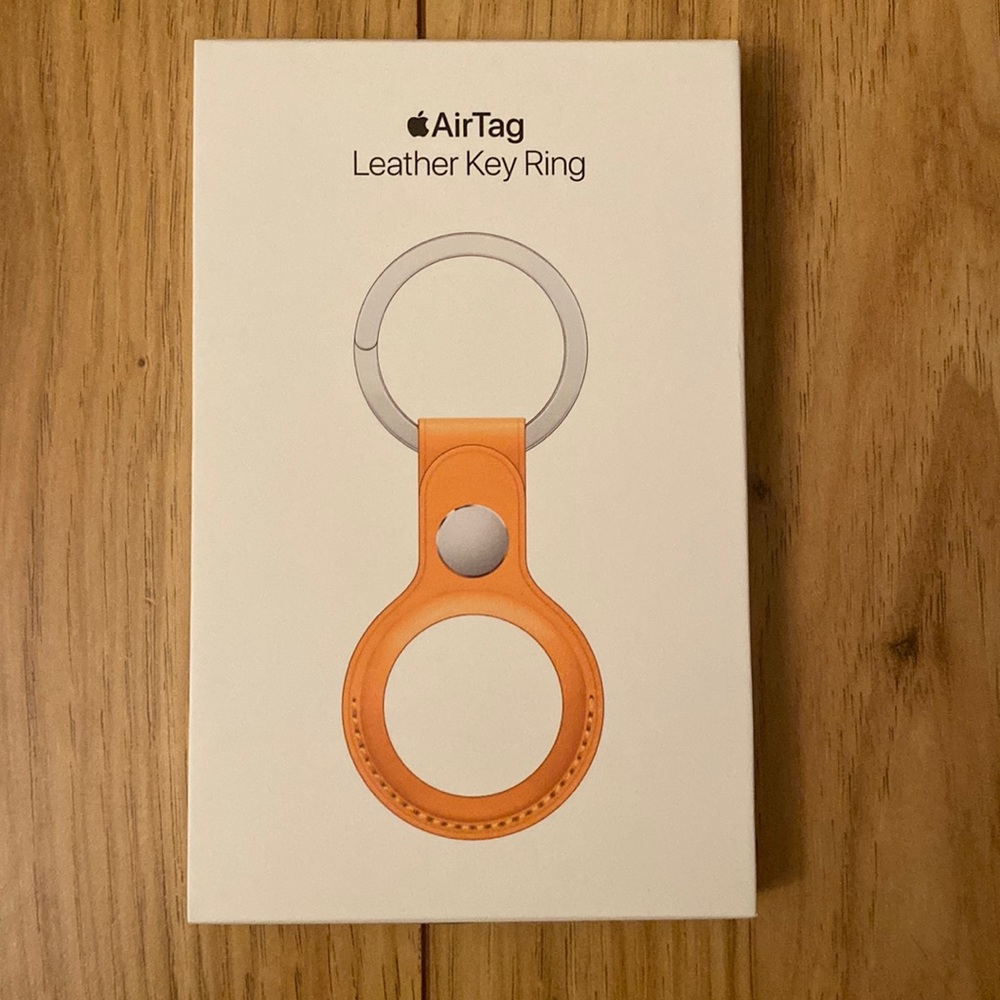 NWT Apple - AirTag Leather Key Ring - California Poppy